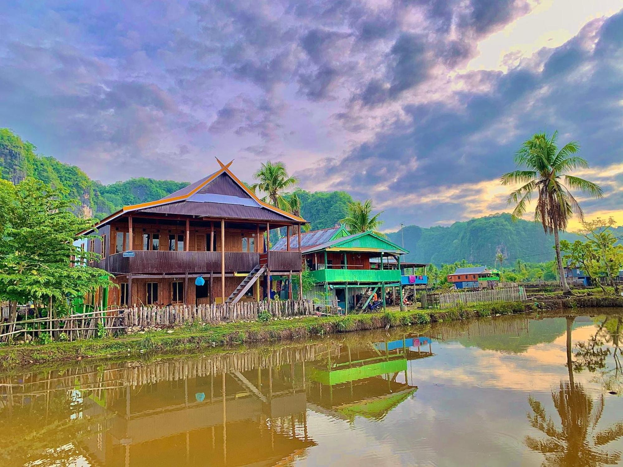 Nasrul House Homestay For Backpackers Maros Exterior photo